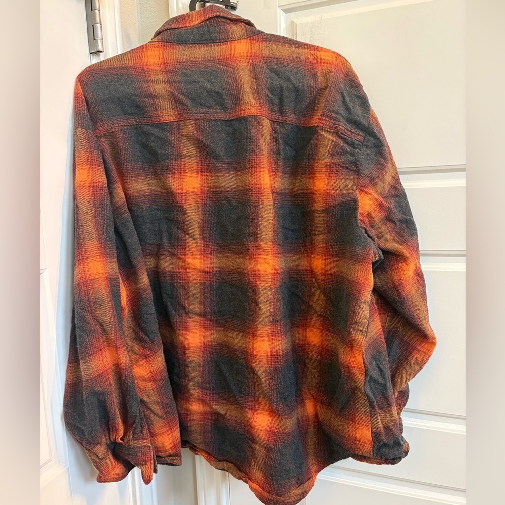 Old Navy Boyfriend Swiftie Evermore Plaid Flannel Button Down Shirt Size XL - Picture 4 of 5